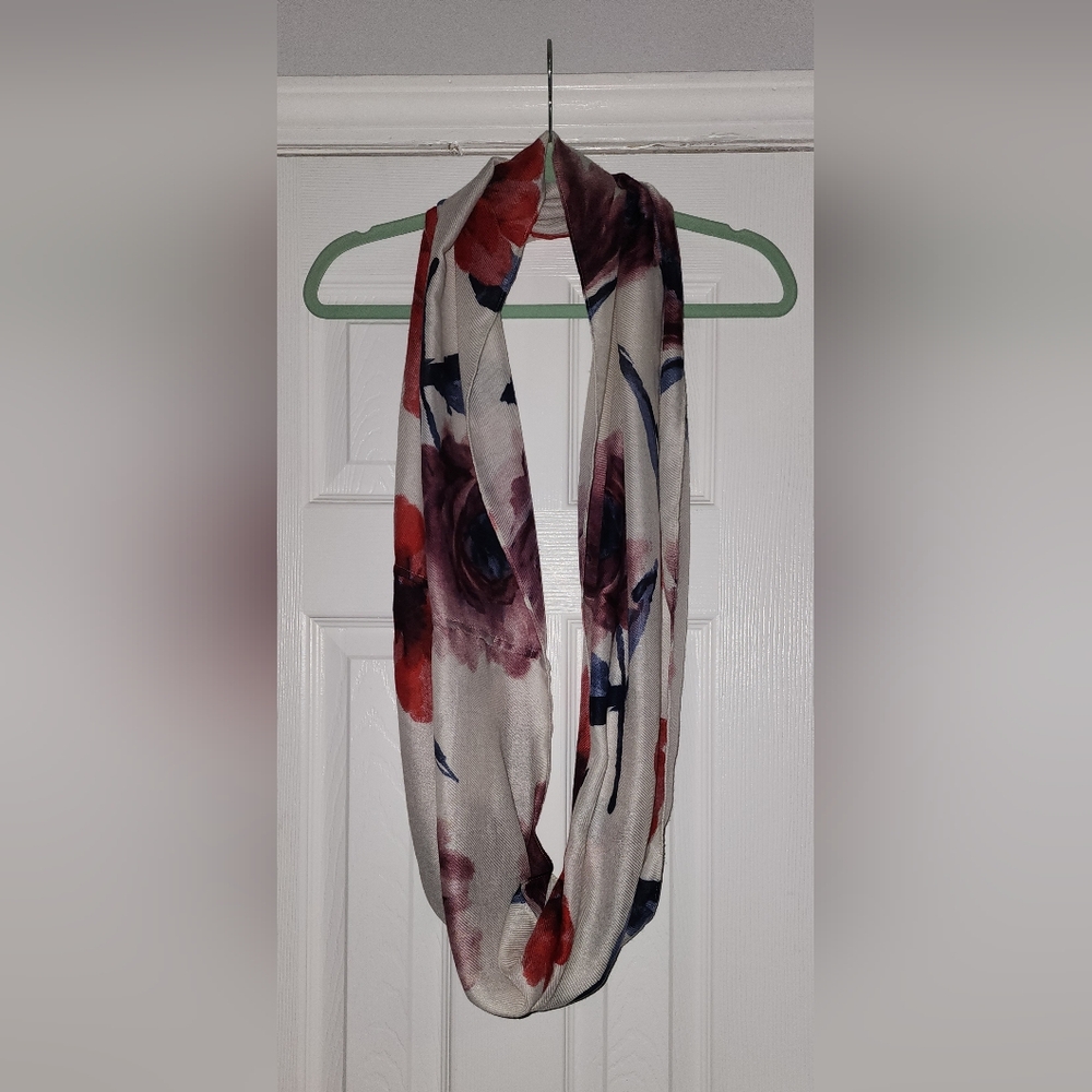 Flower Infinity Scarf - Picture 3 of 6